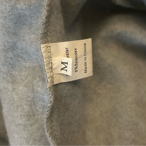 Kitty sweatshirt!!! - Picture 3 of 4